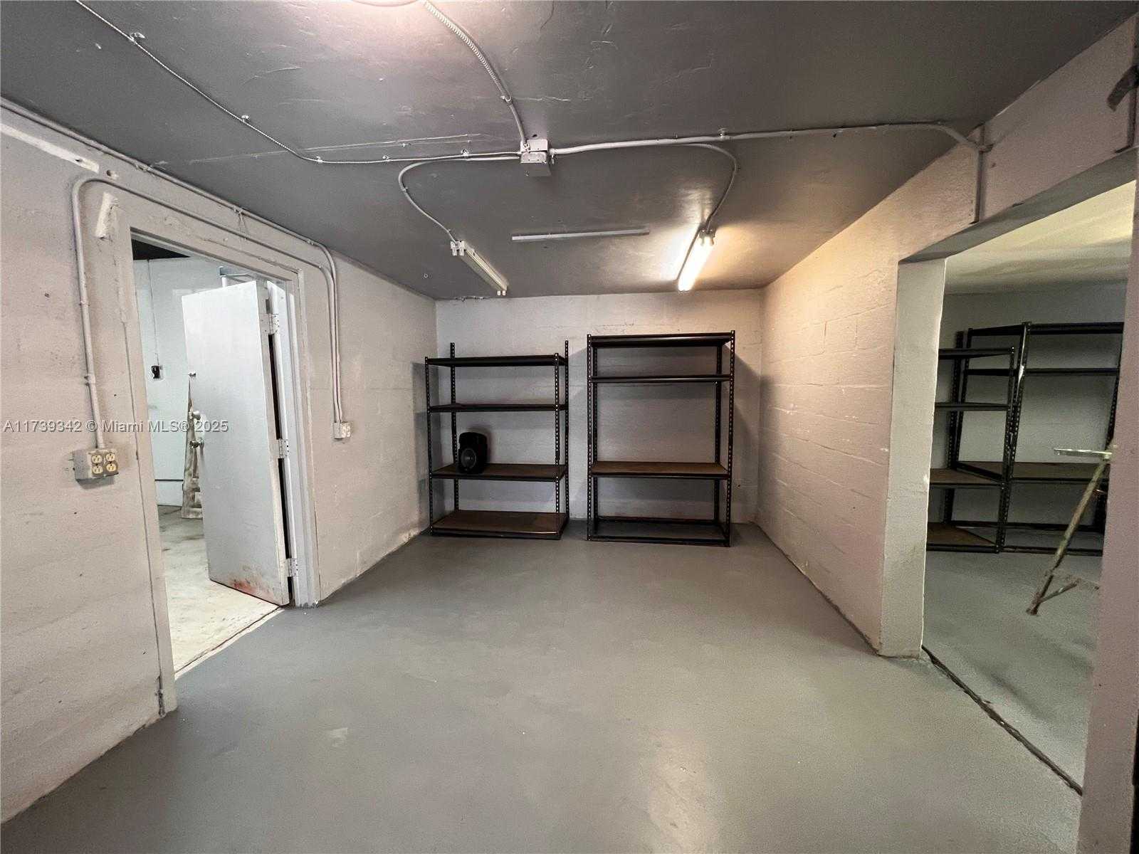 Small Image of 1100 SOUTH DIXIE HWY, Hollywood Number 16