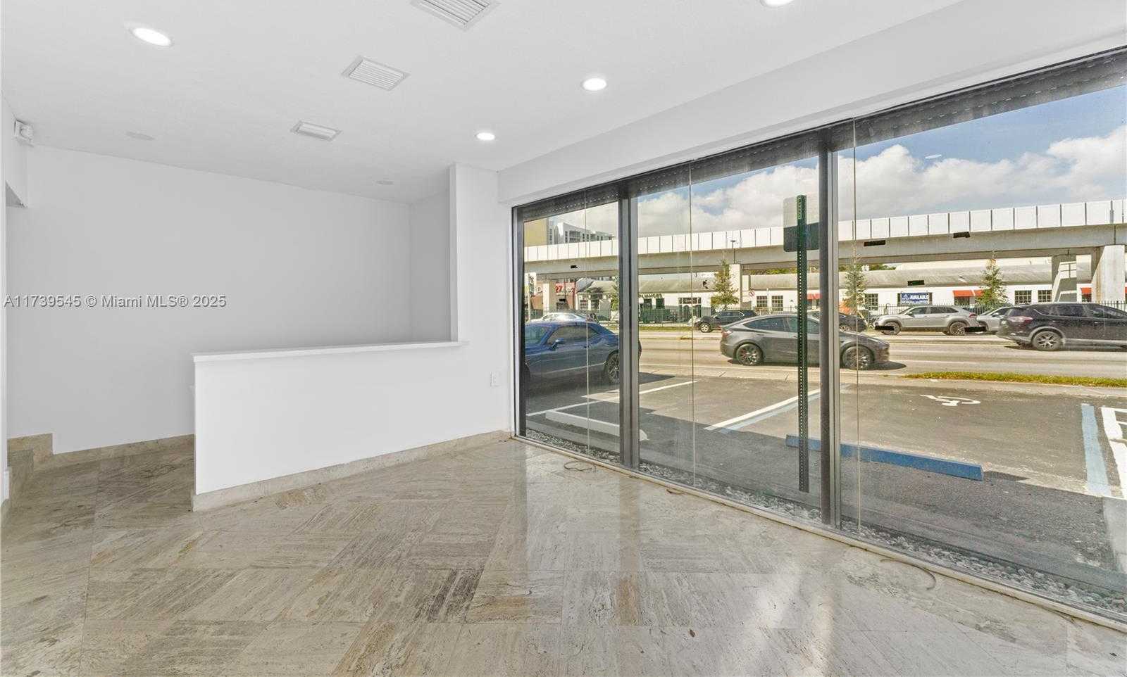 Small Image of 2550 SOUTH DIXIE HWY, Miami Number 11