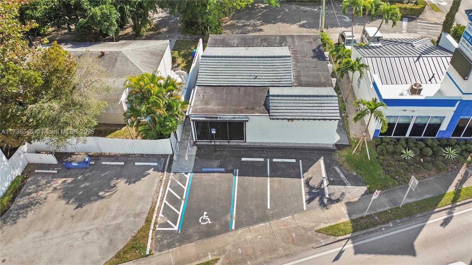 Small Image of 2550 SOUTH DIXIE HWY, Miami Number 37
