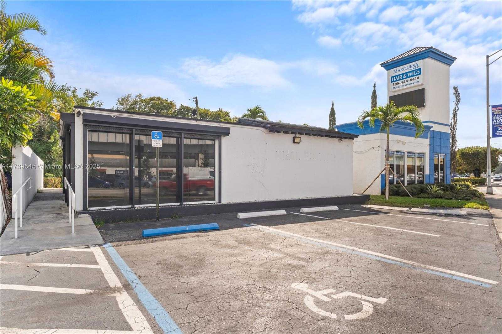 Small Image of 2550 SOUTH DIXIE HWY, Miami Number 4
