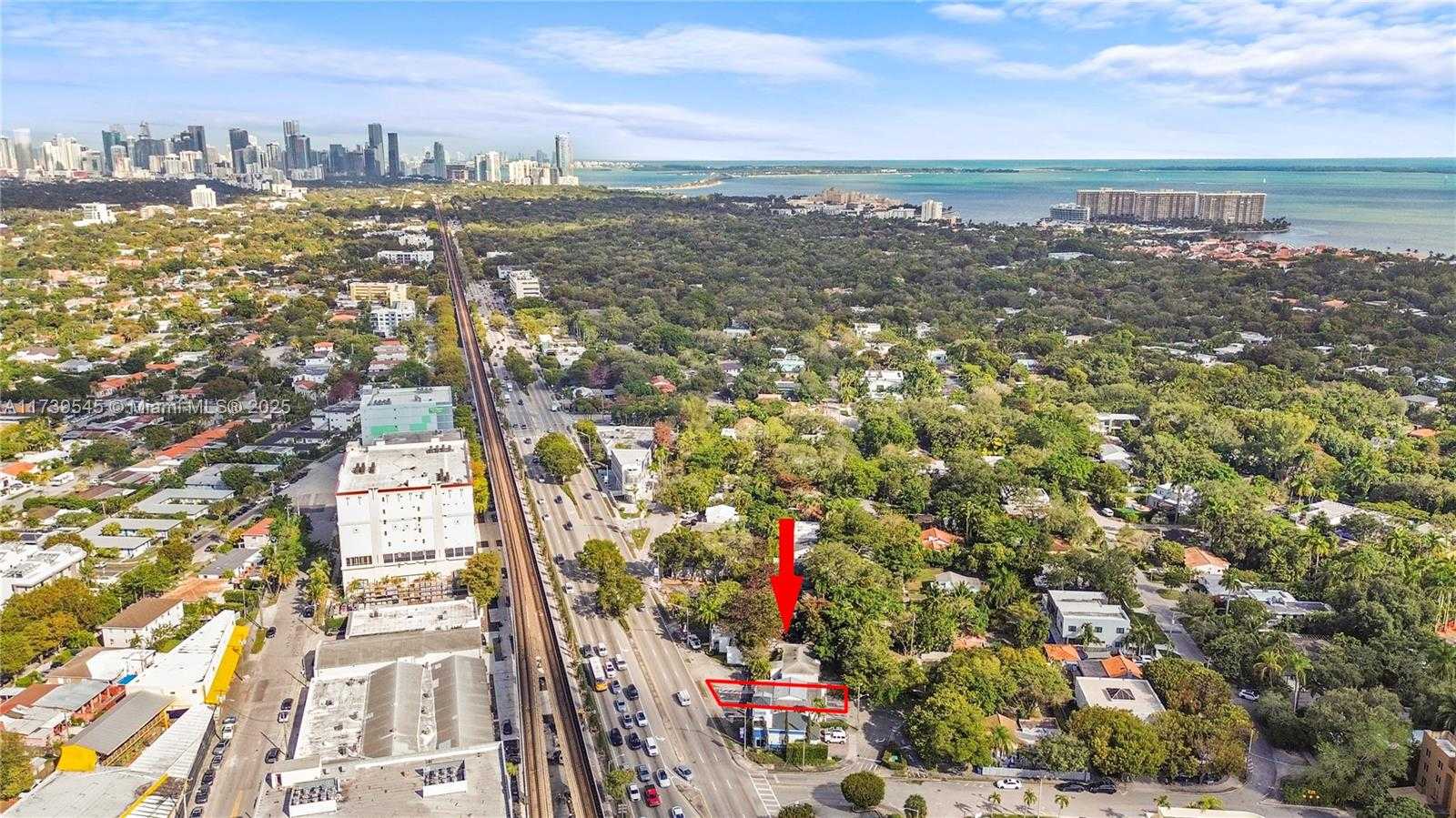 Small Image of 2550 SOUTH DIXIE HWY, Miami Number 43