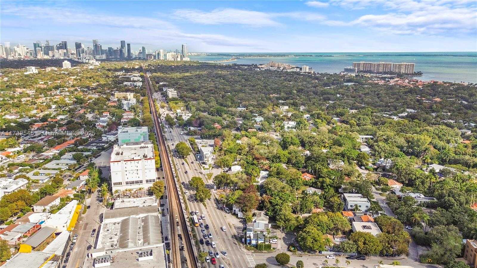 Small Image of 2550 SOUTH DIXIE HWY, Miami Number 45
