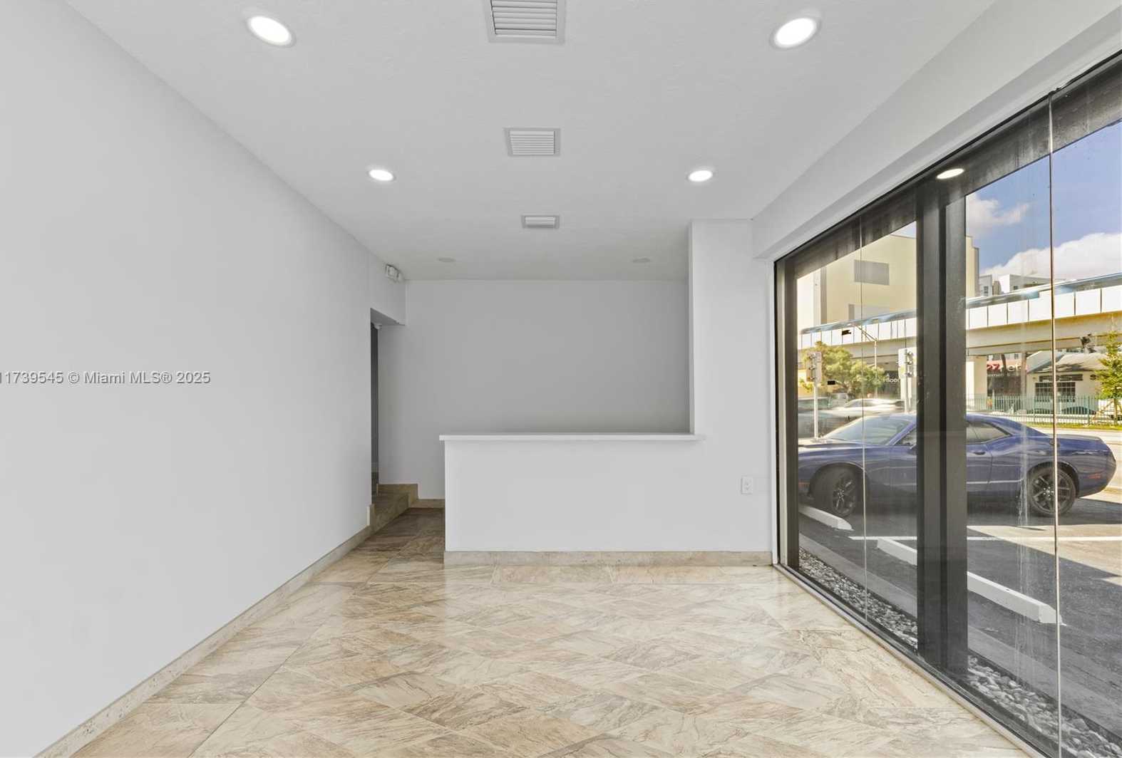 Small Image of 2550 SOUTH DIXIE HWY, Miami Number 5