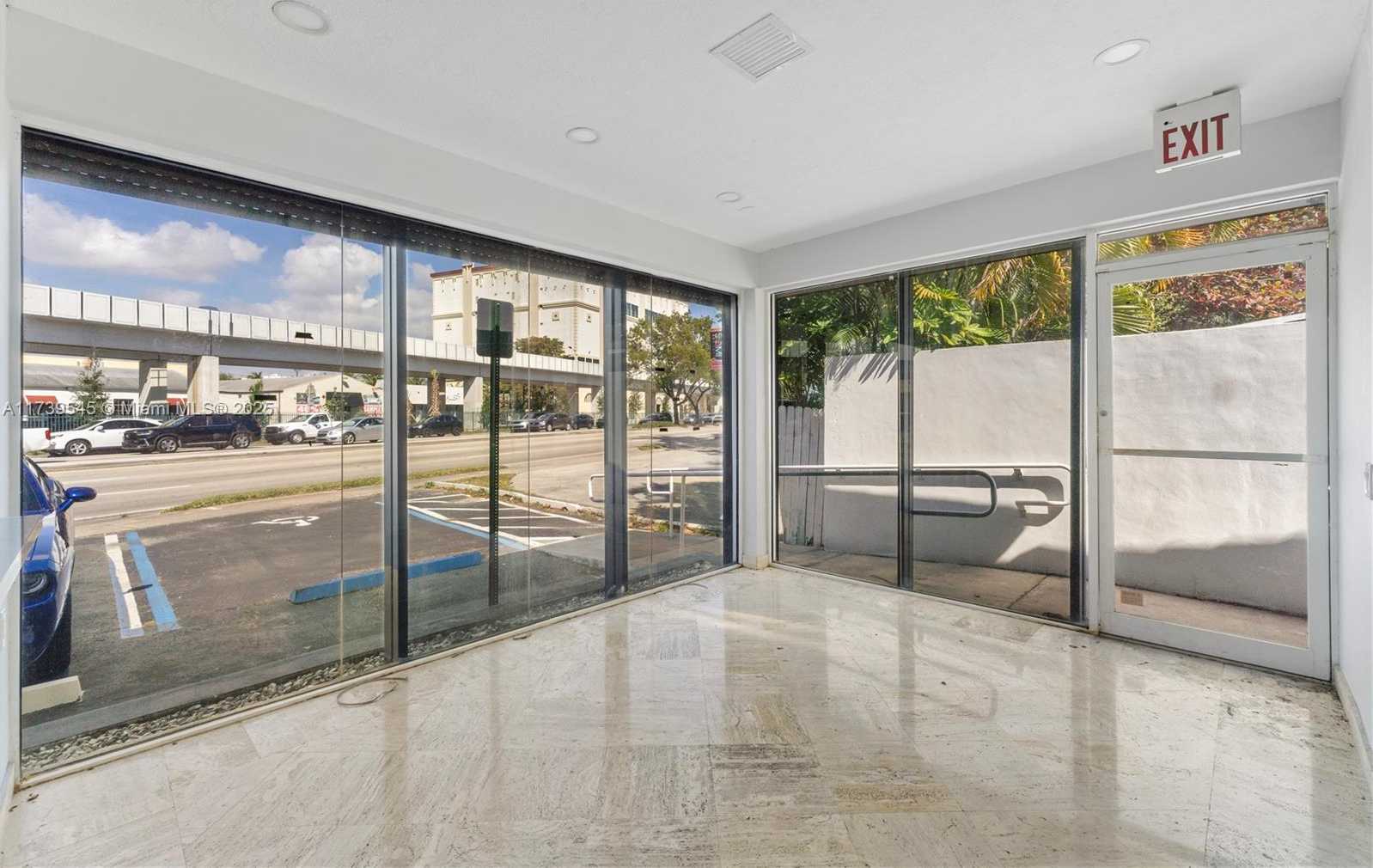 Small Image of 2550 SOUTH DIXIE HWY, Miami Number 6