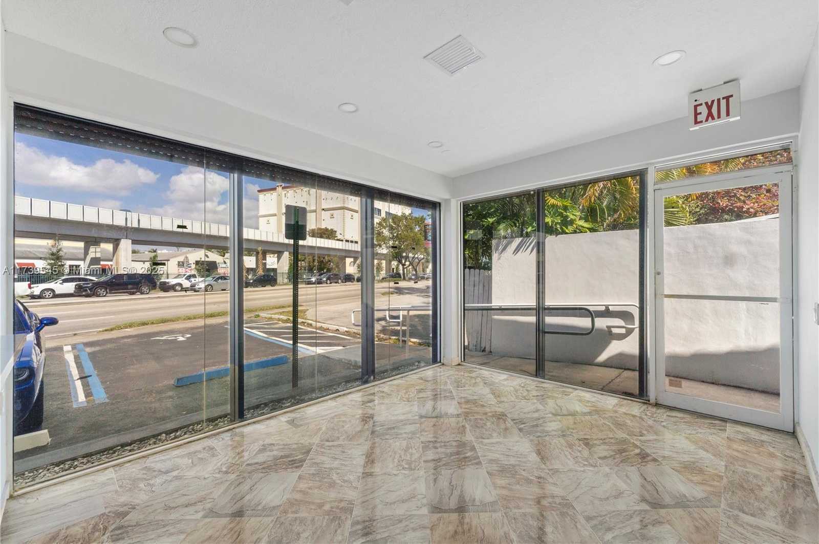 Small Image of 2550 SOUTH DIXIE HWY, Miami Number 9
