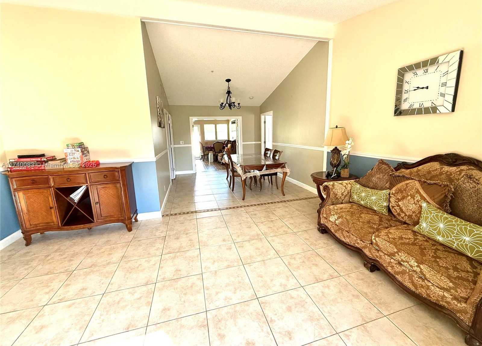 Small Image of ARALIA CT, West Palm Beach Number 16