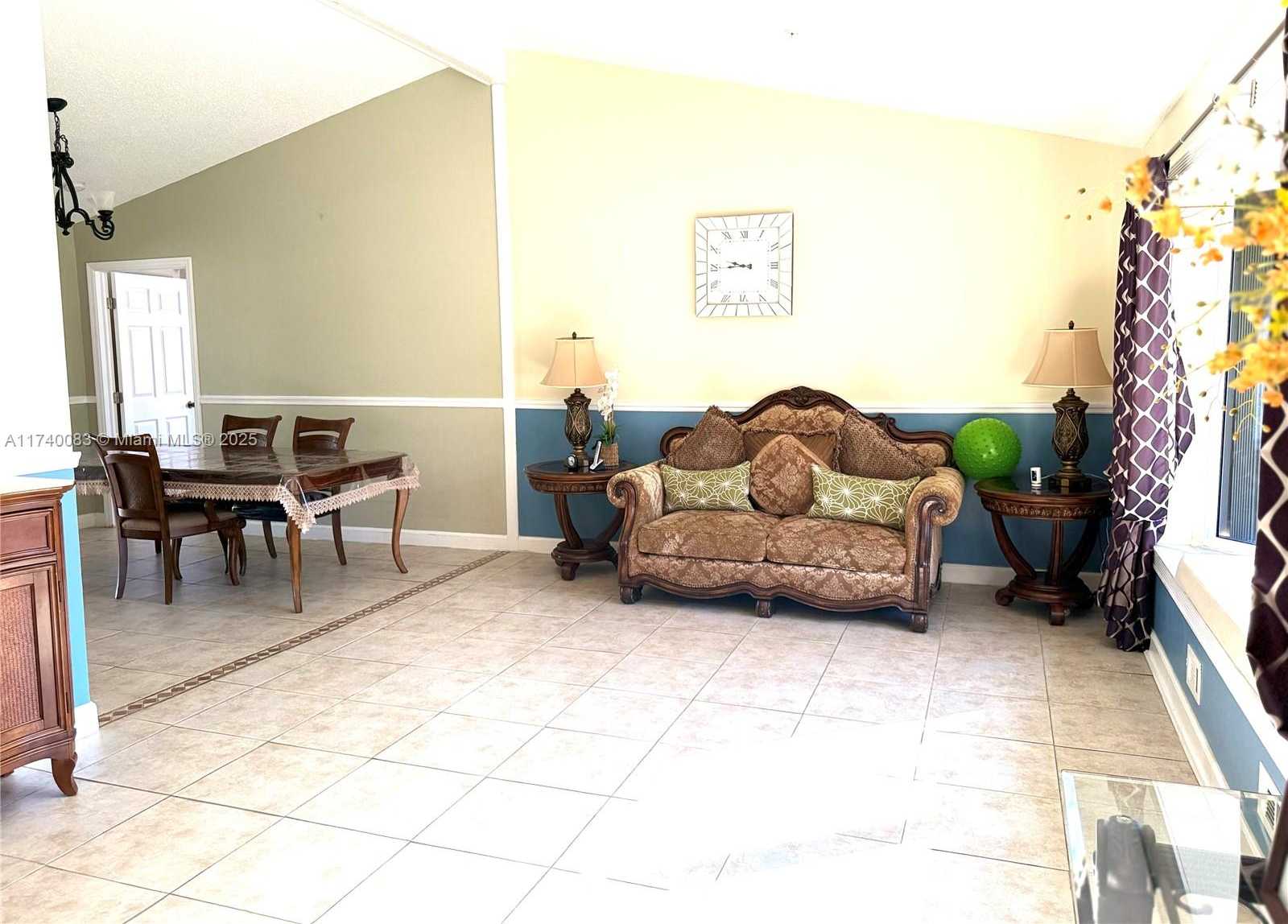 Small Image of ARALIA CT, West Palm Beach Number 17