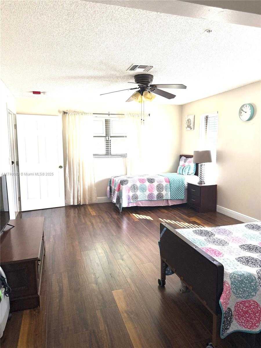 Small Image of ARALIA CT, West Palm Beach Number 2