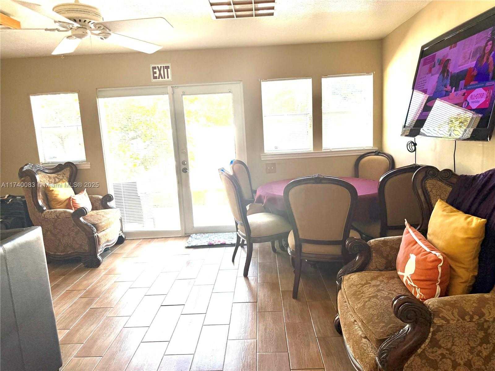 Small Image of ARALIA CT, West Palm Beach Number 4