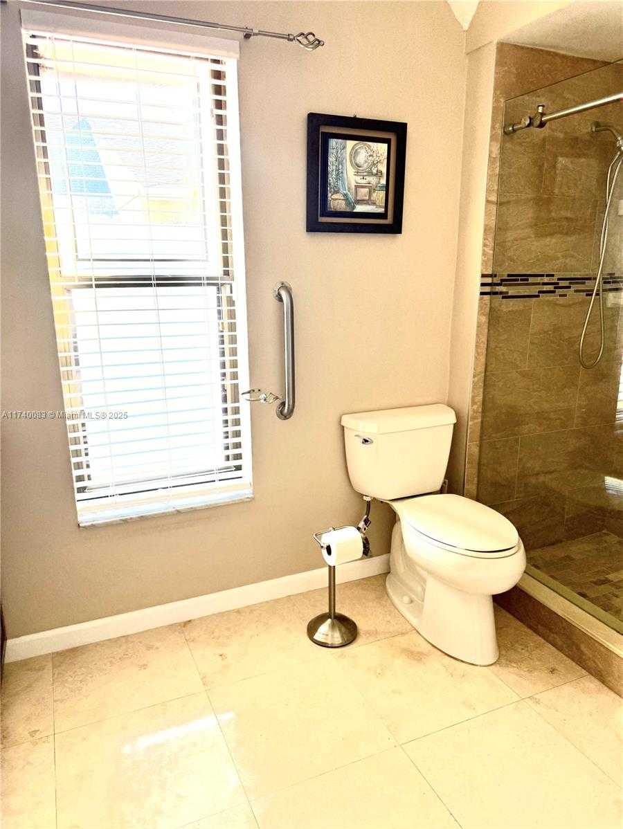 Small Image of ARALIA CT, West Palm Beach Number 6
