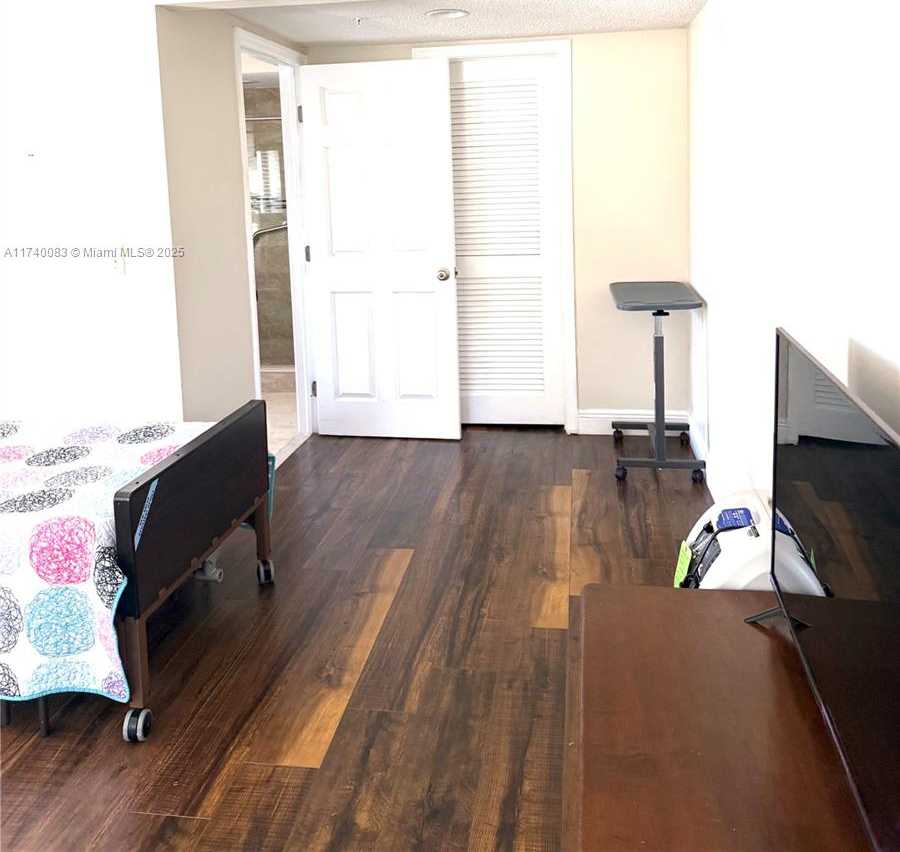 Small Image of ARALIA CT, West Palm Beach Number 7