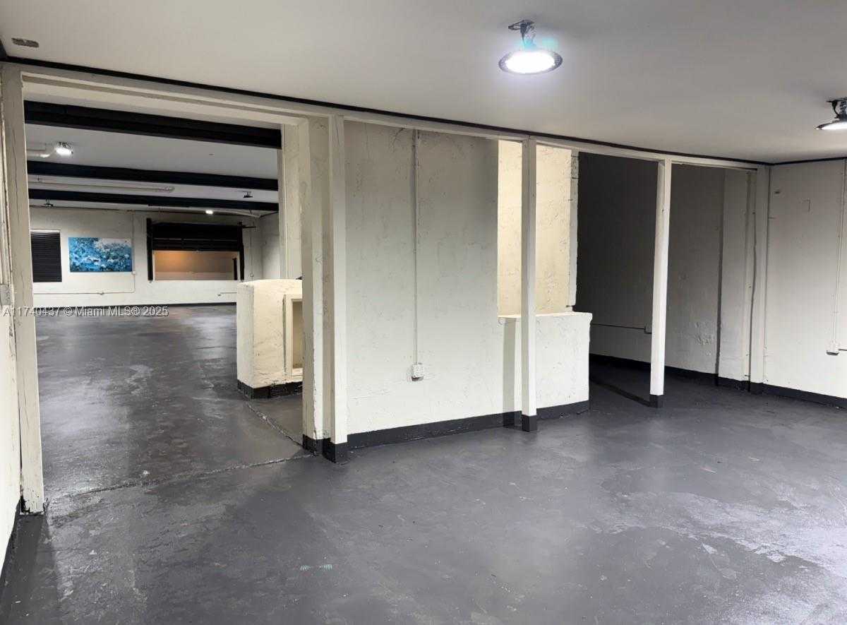Small Image of 7929 NORTH WEST MIAMI CT, Miami Number 8