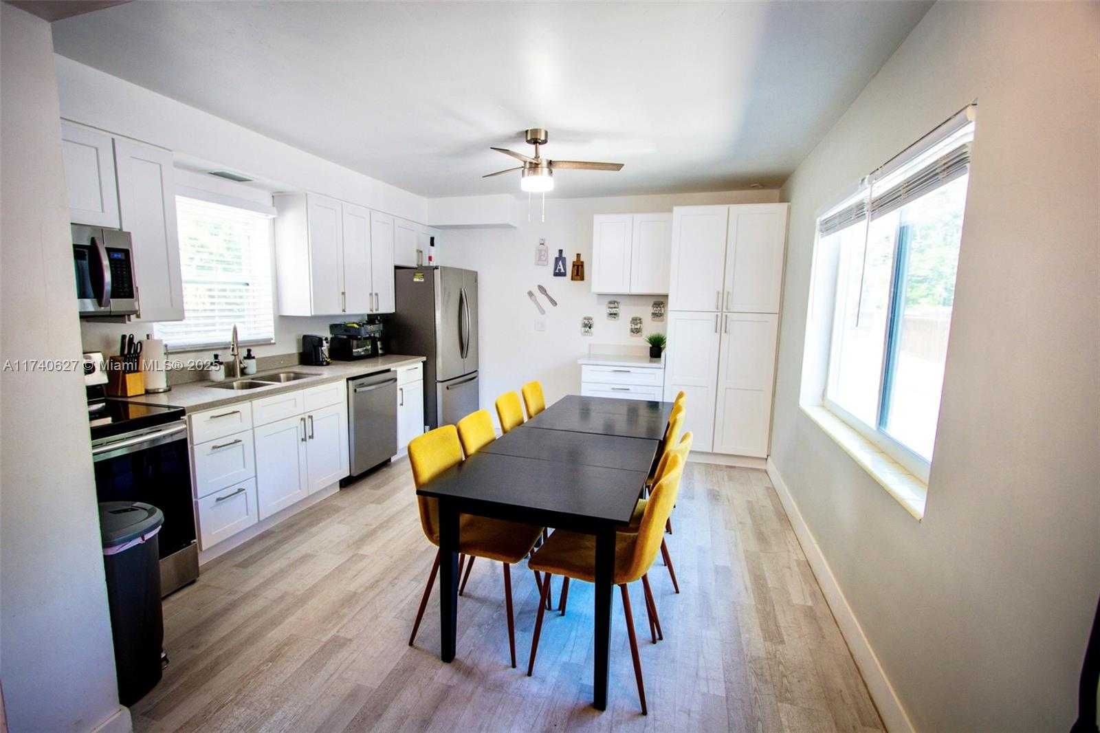 Small Image of 3981 SOUTH WEST 58TH ST, Dania Beach Number 11