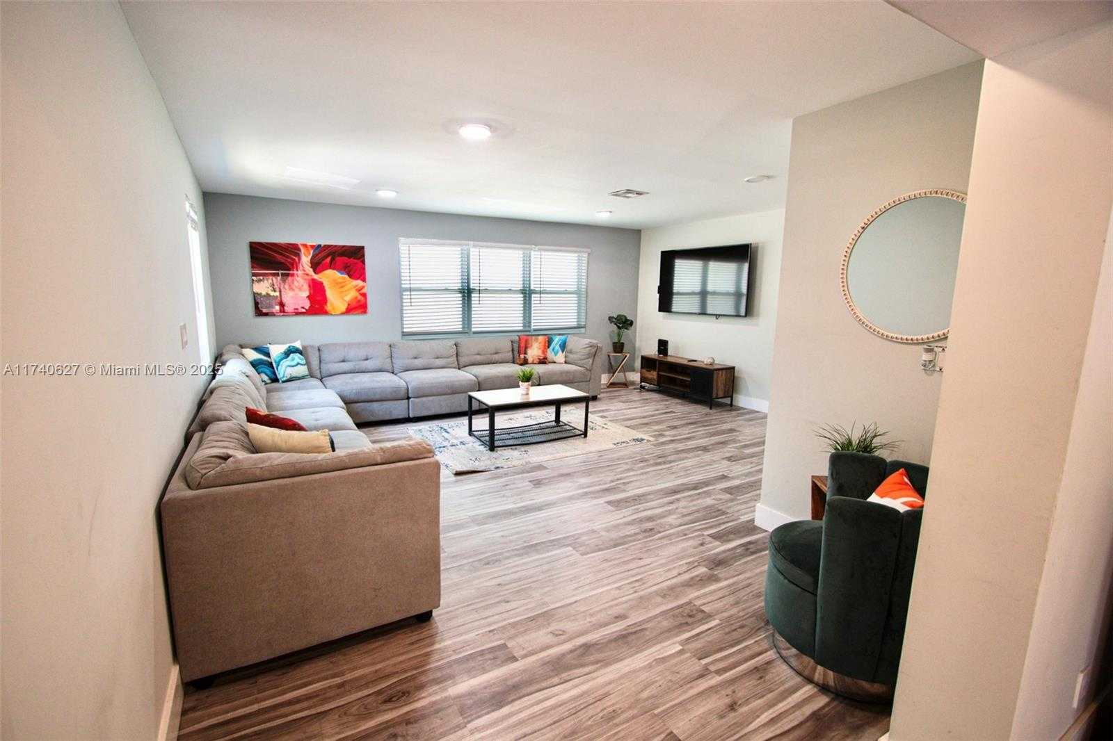 Small Image of 3981 SOUTH WEST 58TH ST, Dania Beach Number 14