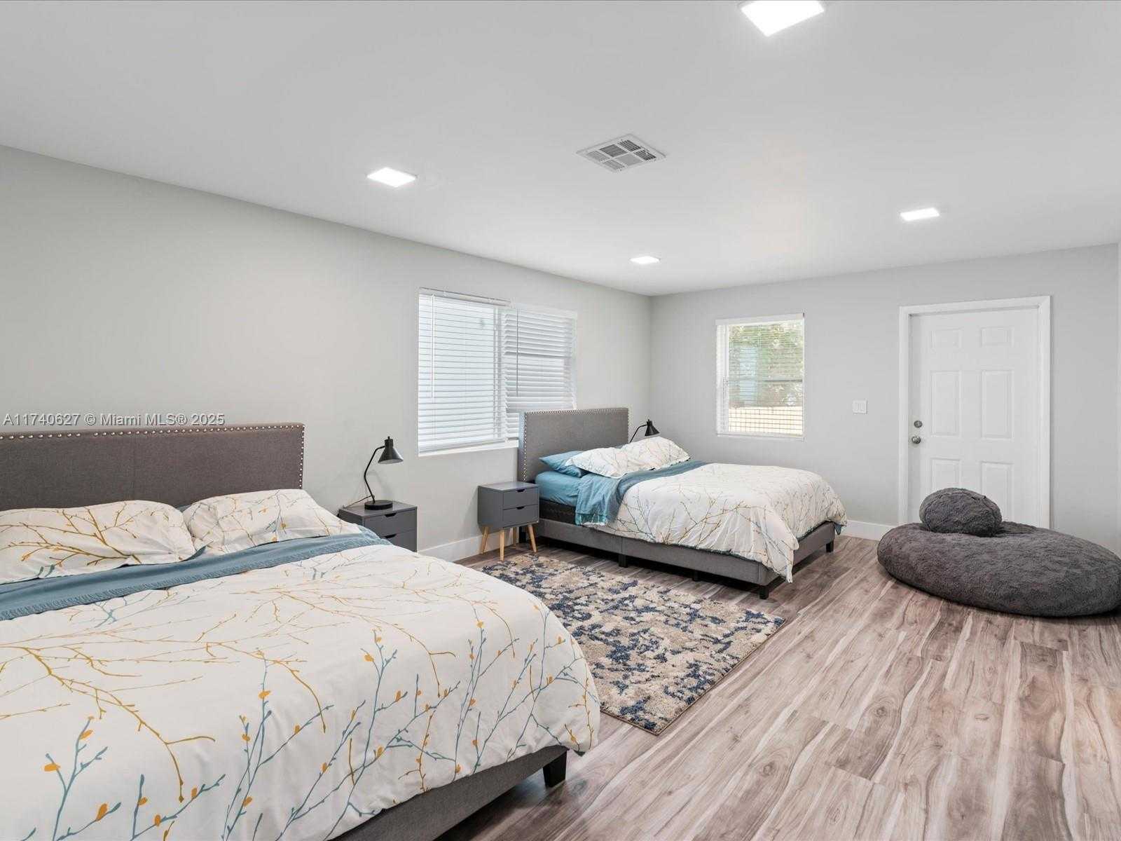 Small Image of 3981 SOUTH WEST 58TH ST, Dania Beach Number 16
