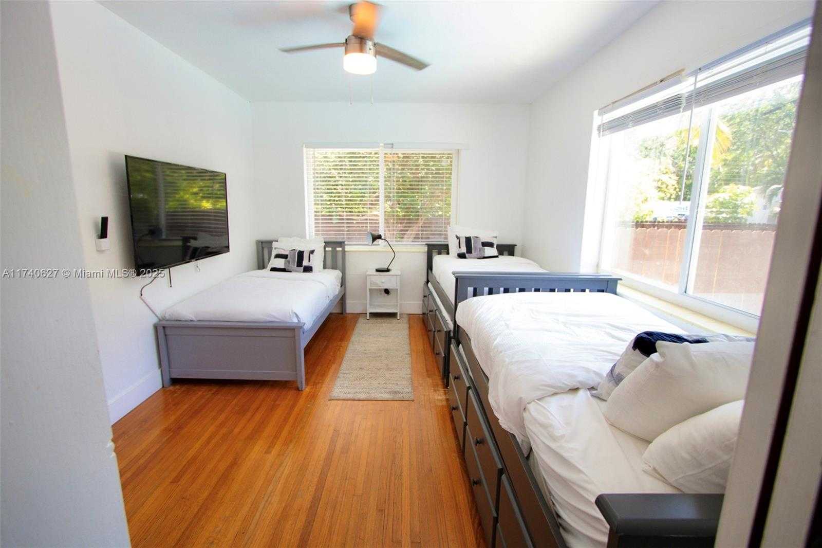 Small Image of 3981 SOUTH WEST 58TH ST, Dania Beach Number 25