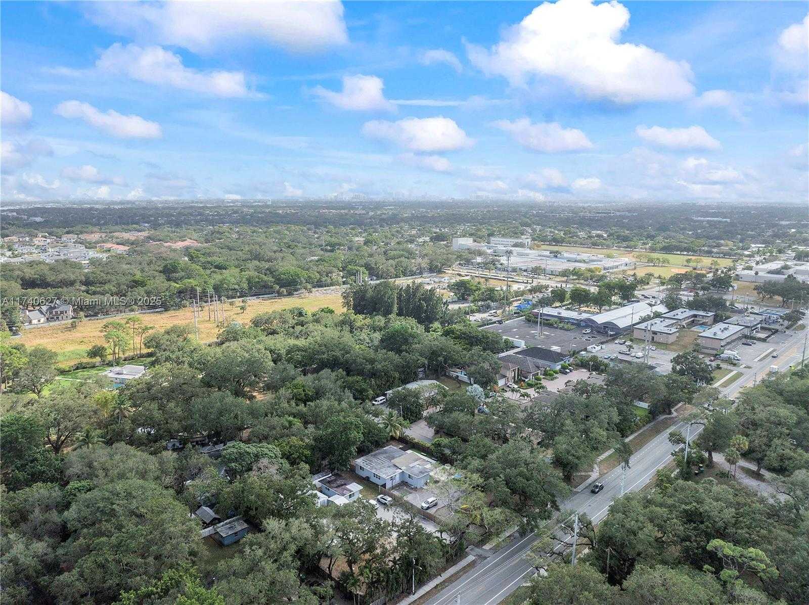 Small Image of 3981 SOUTH WEST 58TH ST, Dania Beach Number 26