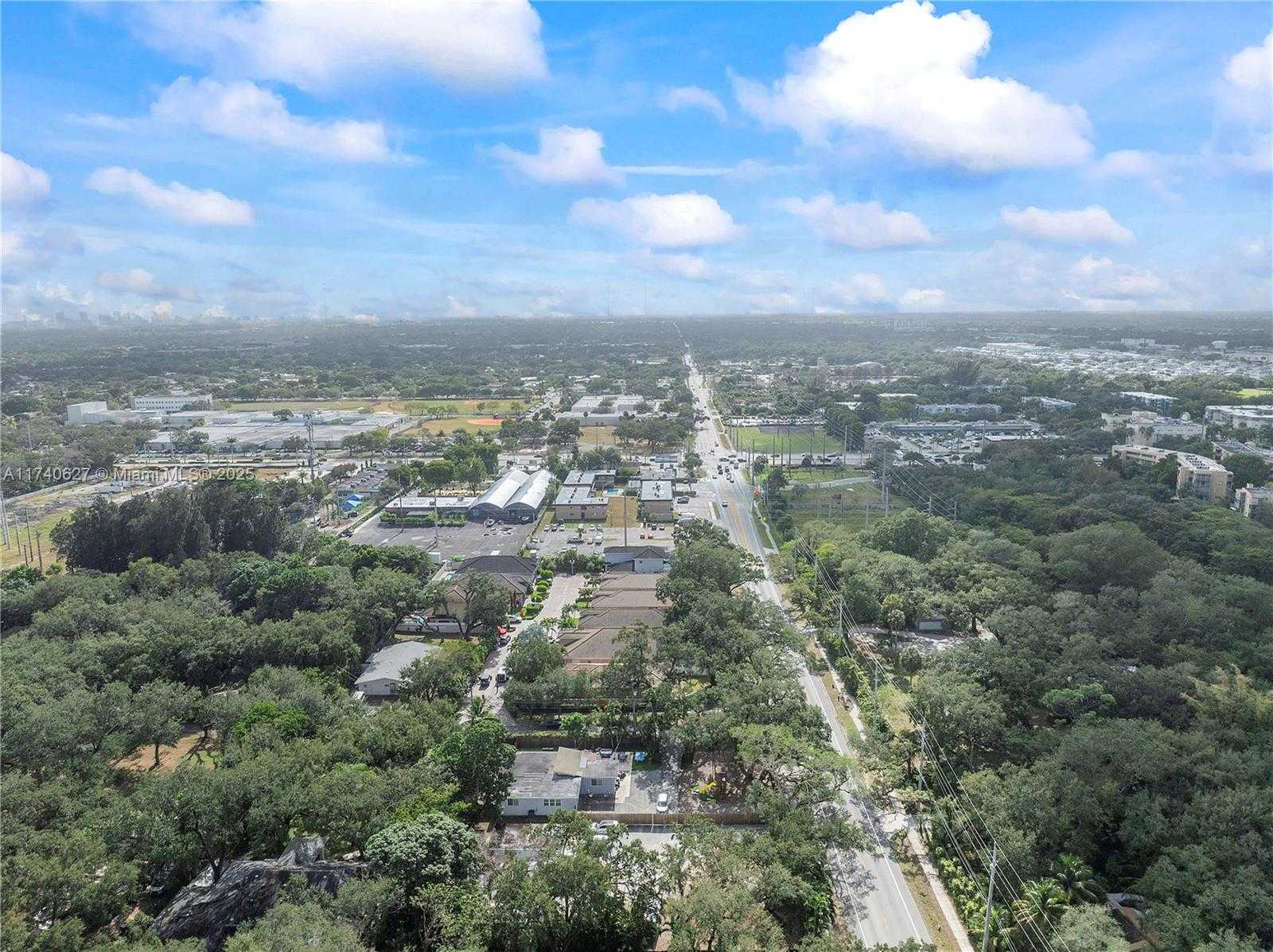 Small Image of 3981 SOUTH WEST 58TH ST, Dania Beach Number 27