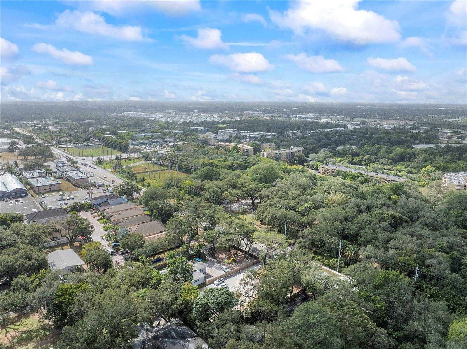Small Image of 3981 SOUTH WEST 58TH ST, Dania Beach Number 28