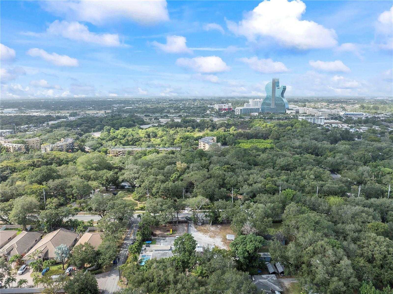 Small Image of 3981 SOUTH WEST 58TH ST, Dania Beach Number 29