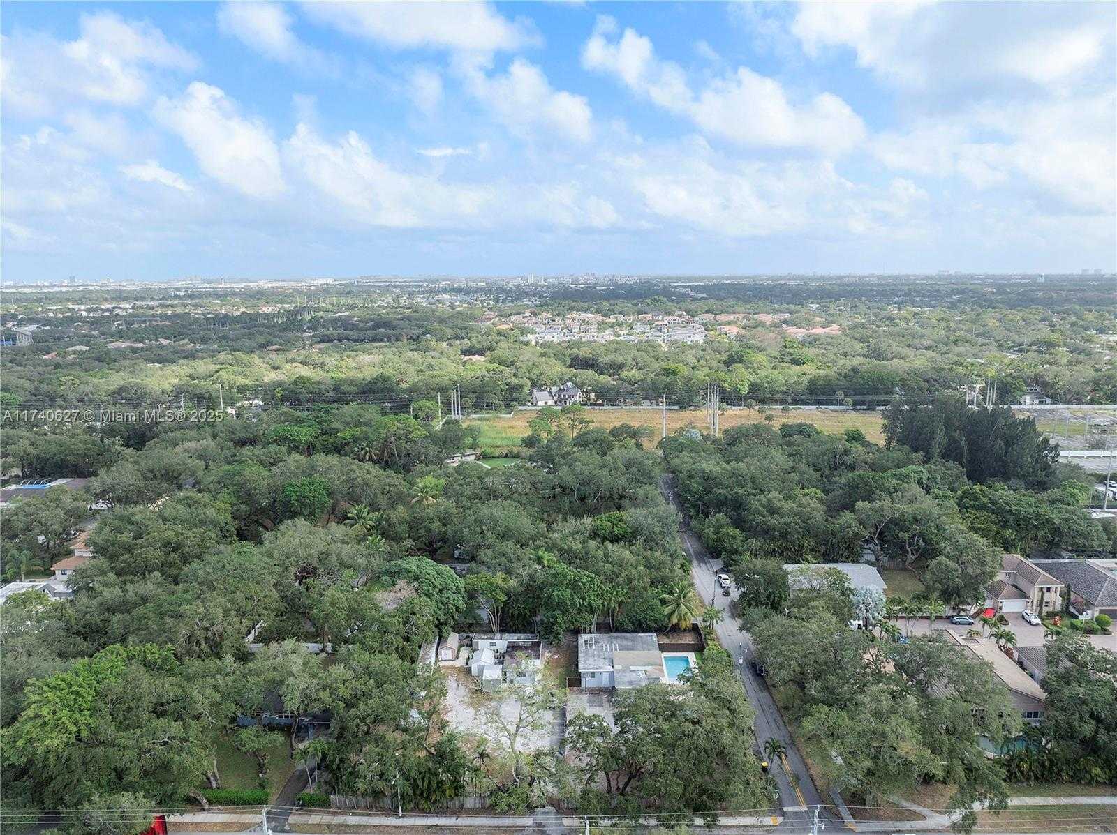 Small Image of 3981 SOUTH WEST 58TH ST, Dania Beach Number 3