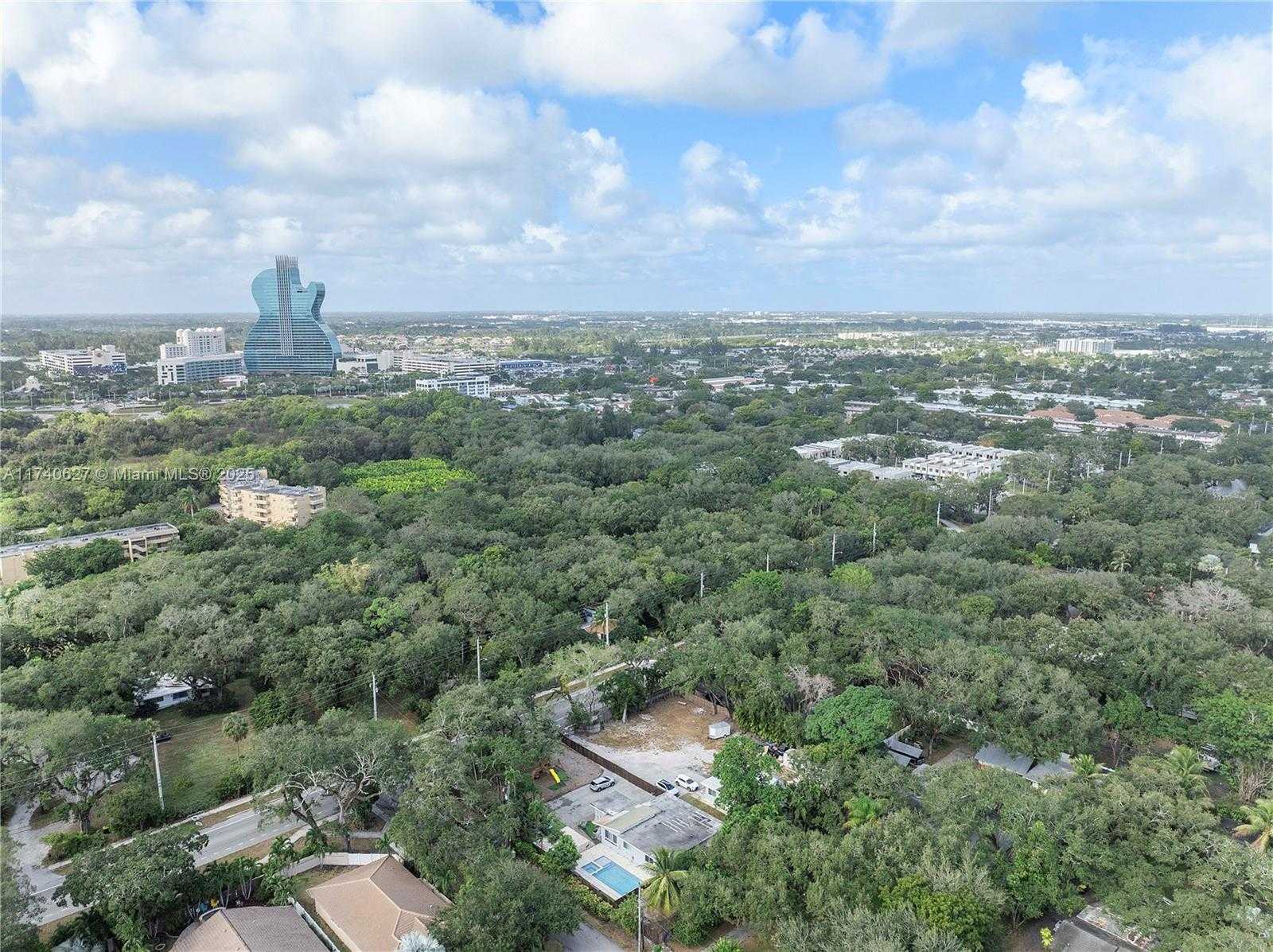 Small Image of 3981 SOUTH WEST 58TH ST, Dania Beach Number 30
