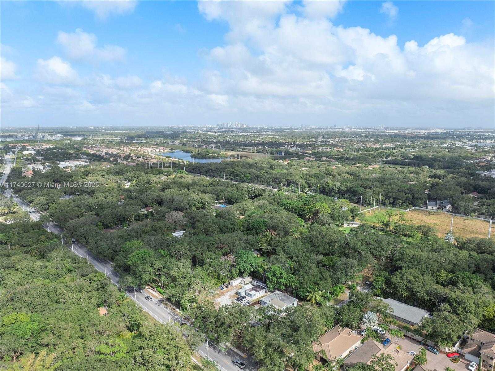 Small Image of 3981 SOUTH WEST 58TH ST, Dania Beach Number 32