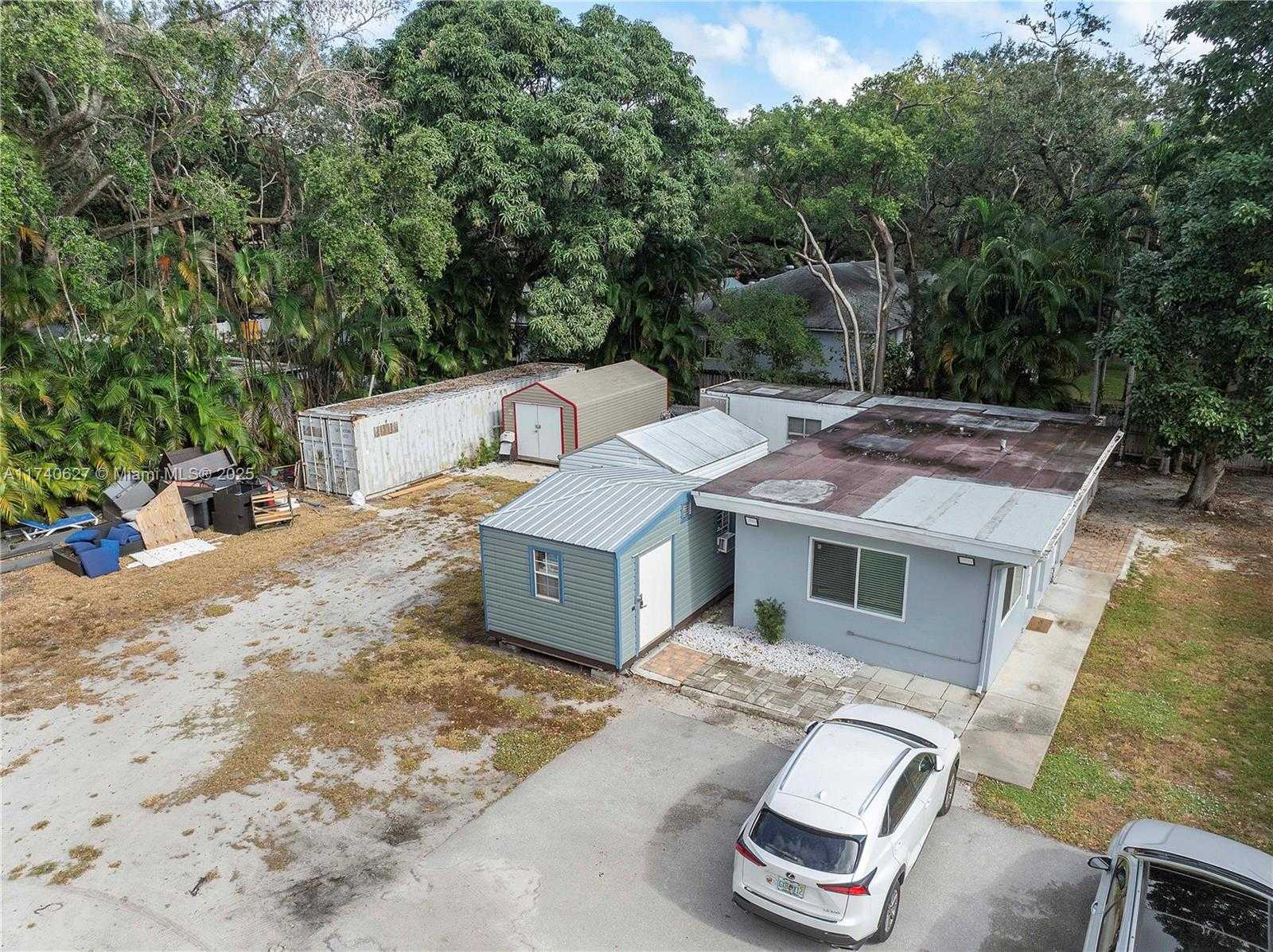 Small Image of 3981 SOUTH WEST 58TH ST, Dania Beach Number 35