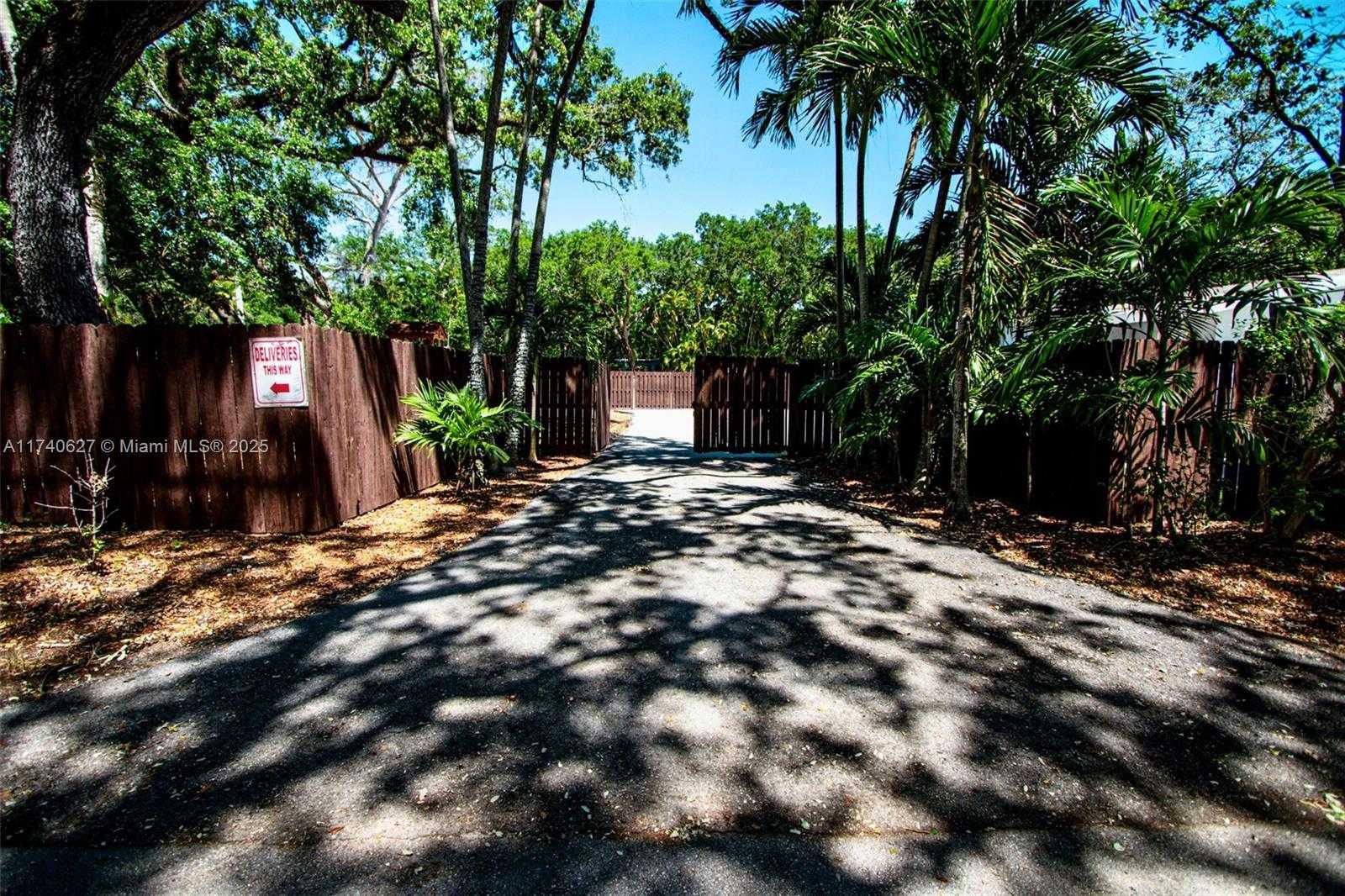 Small Image of 3981 SOUTH WEST 58TH ST, Dania Beach Number 7