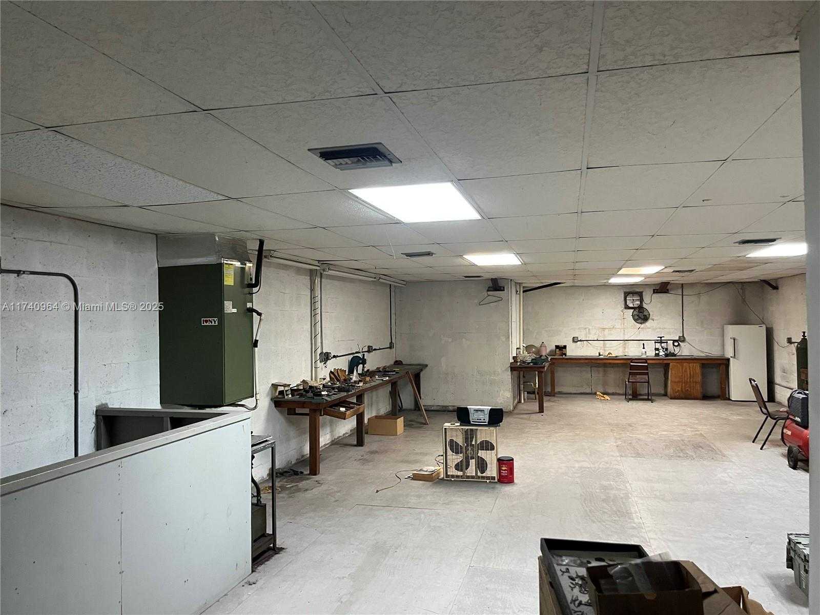 Small Image of 74 SOUTH WEST 48TH ST, Miami Number 10