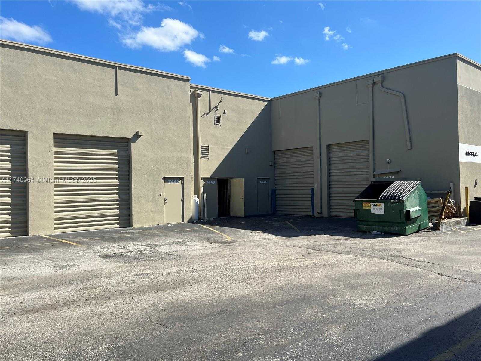 Small Image of 74 SOUTH WEST 48TH ST, Miami Number 13