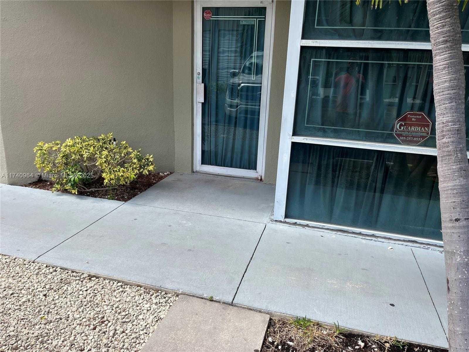 Small Image of 74 SOUTH WEST 48TH ST, Miami Number 2