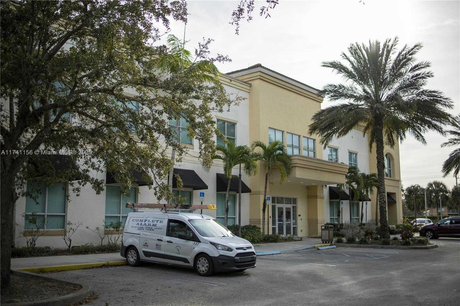 Small Image of 451 SOUTH WEST BETHANY DR, Saint Lucie West Number 11