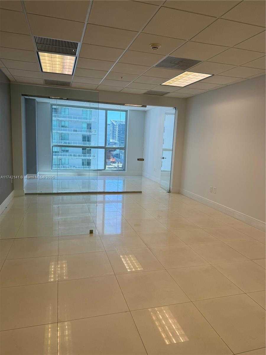 Small Image of 175 SOUTH WEST 7TH ST #1505, Miami Number 4