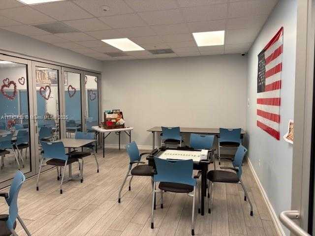 Small Image of 13914 SOUTH WEST 8TH ST, Miami Number 10