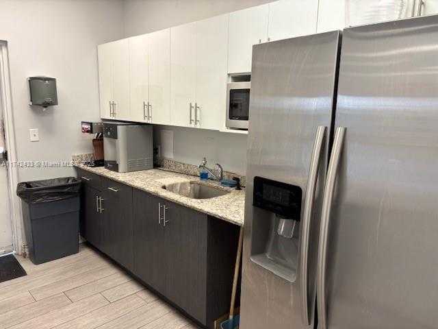 Small Image of 13914 SOUTH WEST 8TH ST, Miami Number 16
