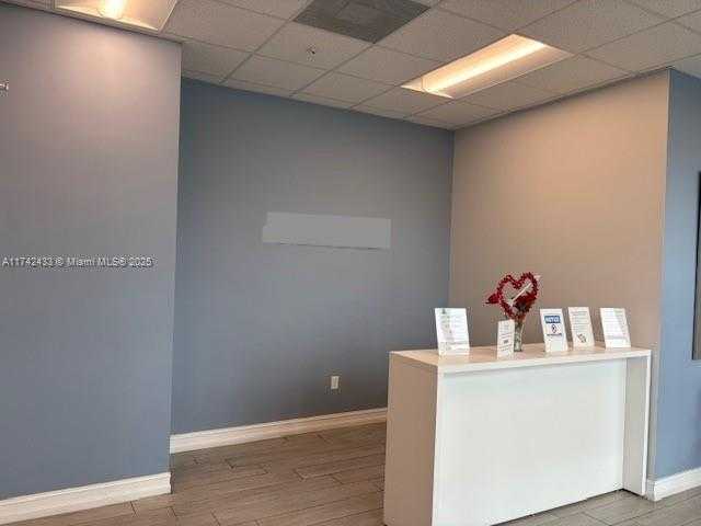 Small Image of 13914 SOUTH WEST 8TH ST, Miami Number 4