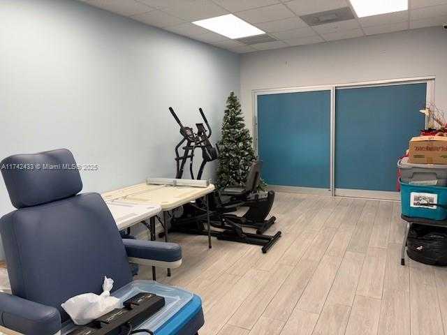 Small Image of 13914 SOUTH WEST 8TH ST, Miami Number 9