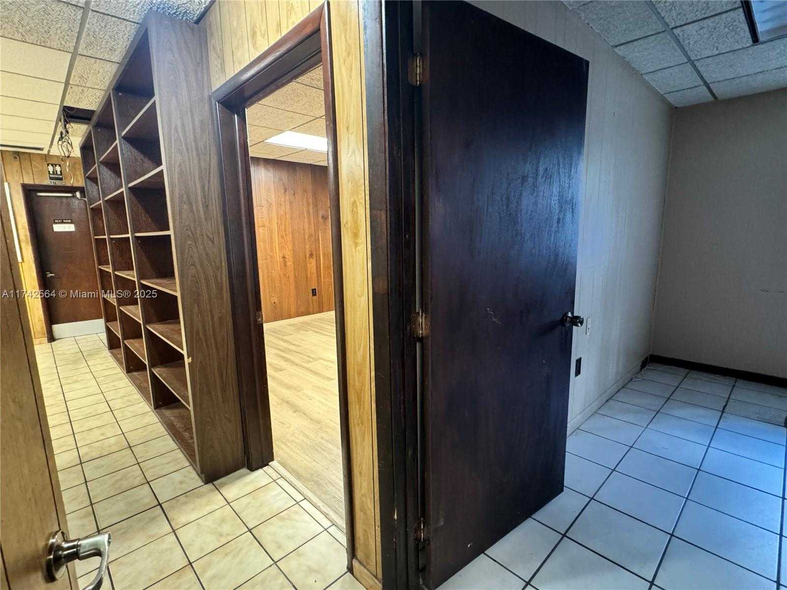 Small Image of 1401 NORTH WEST 17TH AVE, Miami Number 4