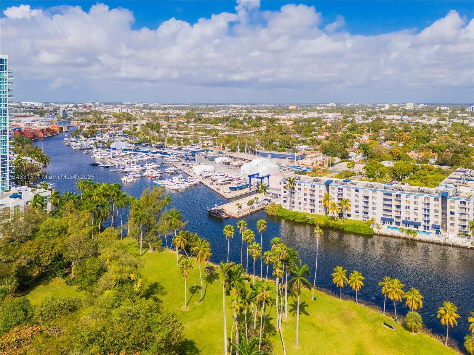 Small Image of 1871 NORTH WEST NORTH RIVER DRIVE, Miami Number 12