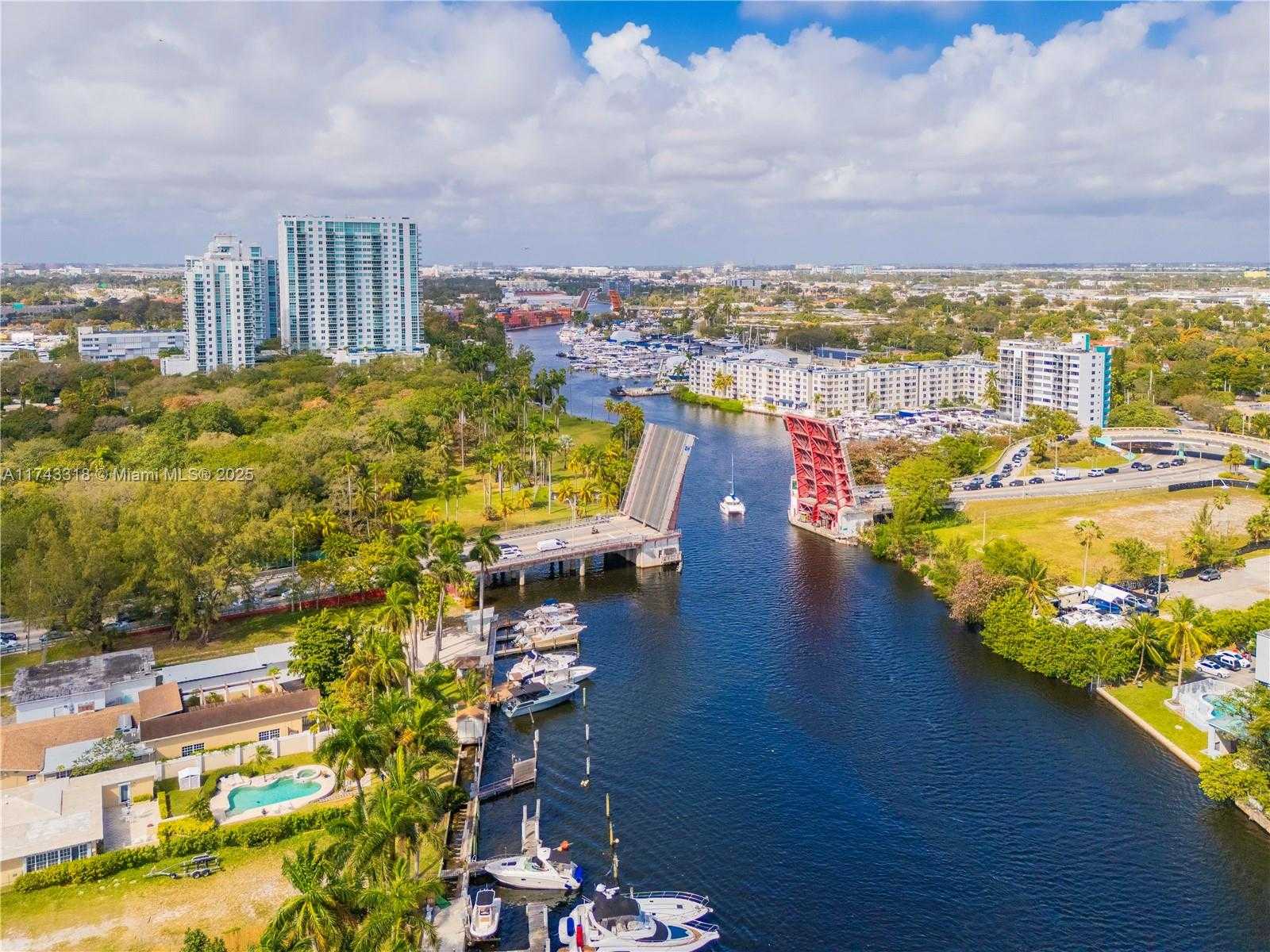 Small Image of 1871 NORTH WEST NORTH RIVER DRIVE, Miami Number 13