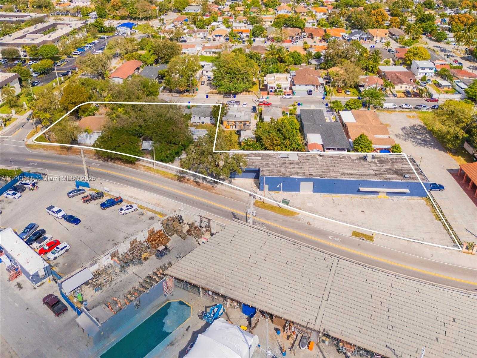 Small Image of 1871 NORTH WEST NORTH RIVER DRIVE, Miami Number 2