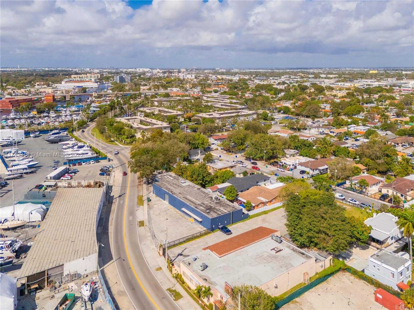 Small Image of 1871 NORTH WEST NORTH RIVER DRIVE, Miami Number 7