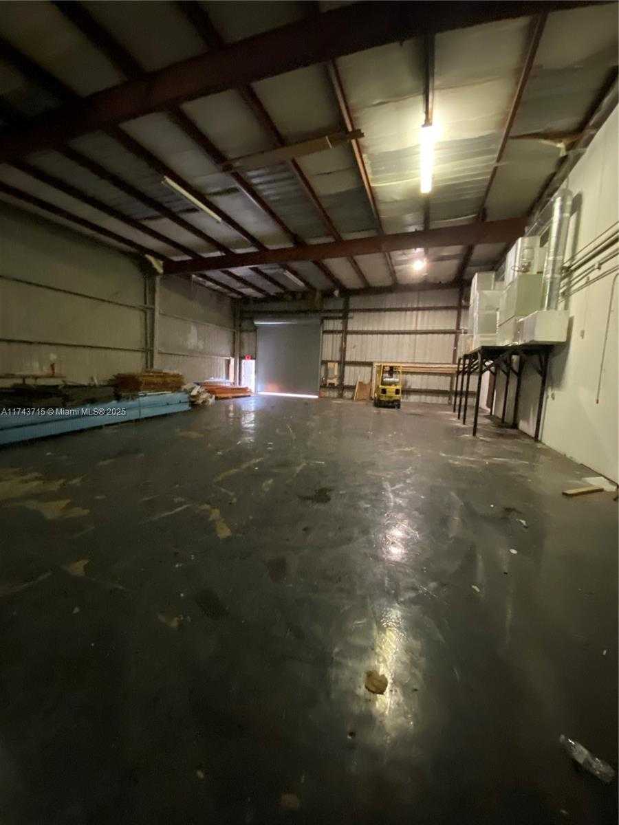 Small Image of 6950 STIRLING RD, Davie Number 12