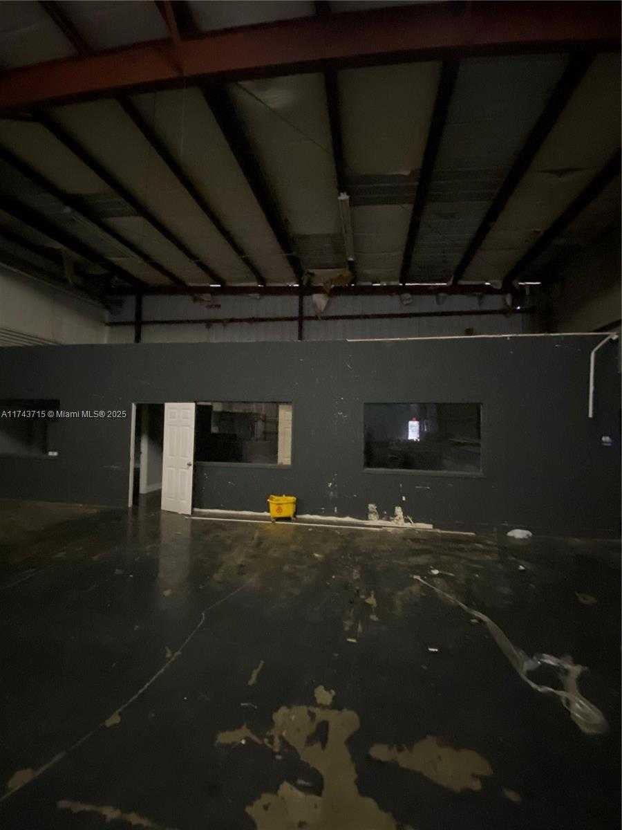 Small Image of 6950 STIRLING RD, Davie Number 15