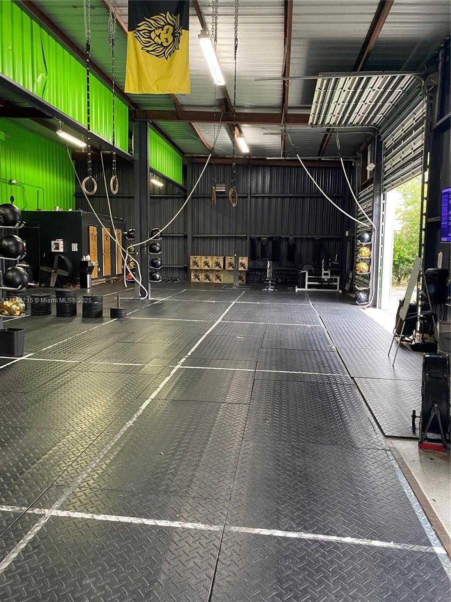 Small Image of 6950 STIRLING RD, Davie Number 5