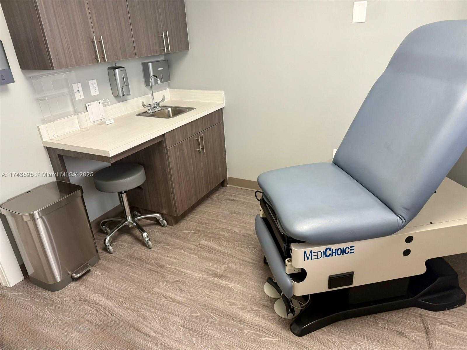 Small Image of 7100 WEST 20TH AVE, Hialeah Number 6