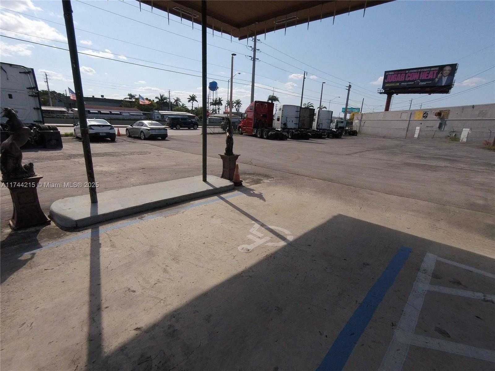 Small Image of 3131 WEST OKEECHOBEE RD, Hialeah Number 12