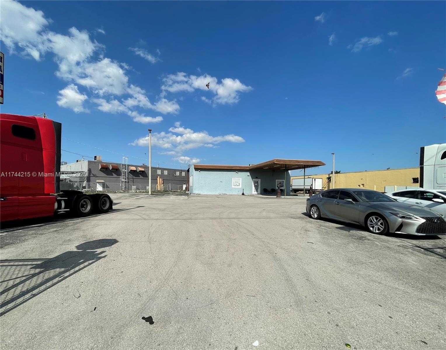 Small Image of 3131 WEST OKEECHOBEE RD, Hialeah Number 23
