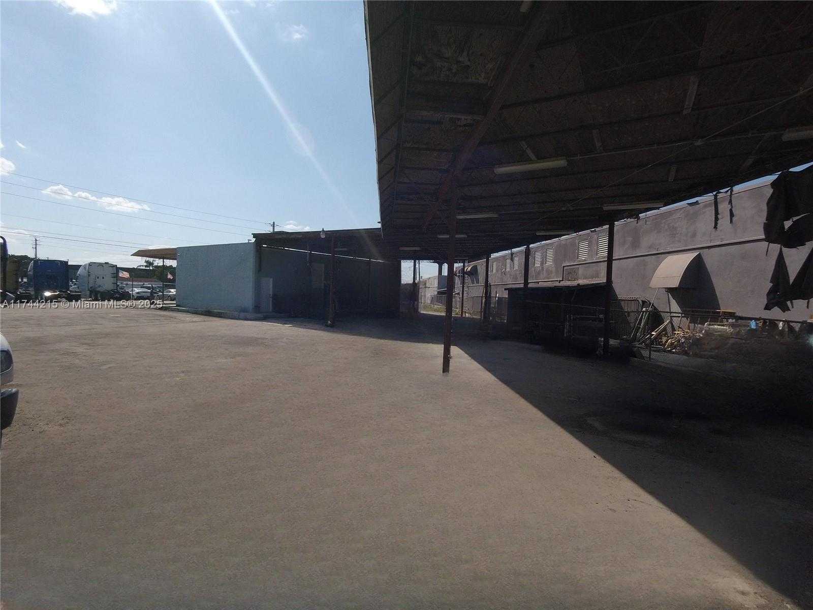 Small Image of 3131 WEST OKEECHOBEE RD, Hialeah Number 33